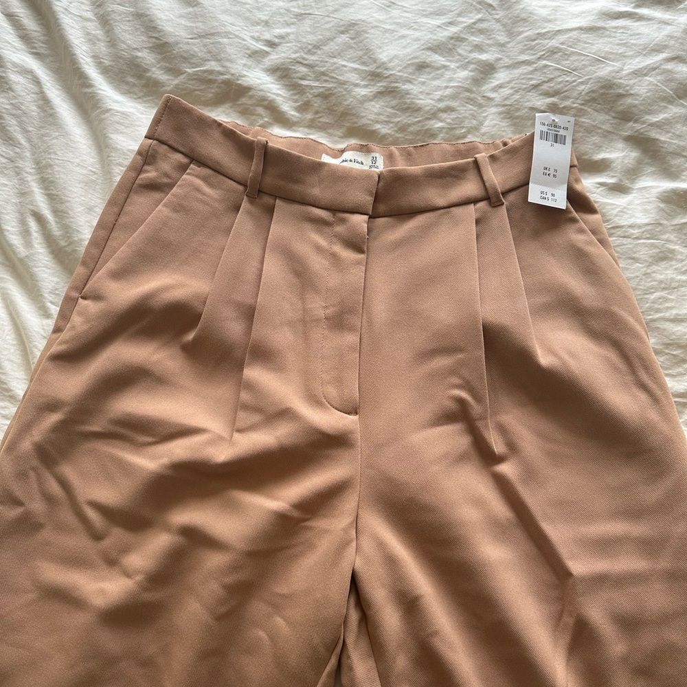 New with tags - A&F Sloane Tailored Pant